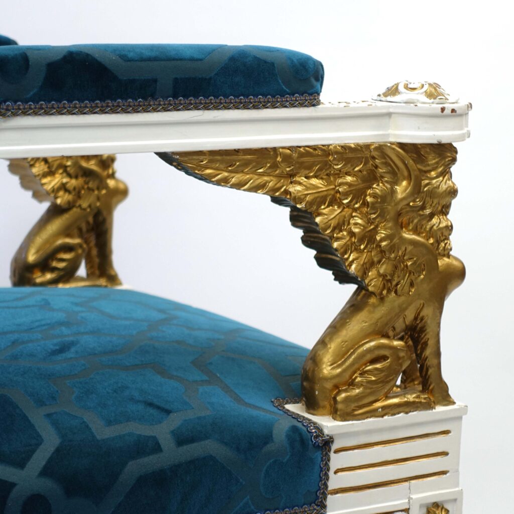 Majestätischer Armlehnen Stuhl- Raumausstattung Schwarzmeier-N